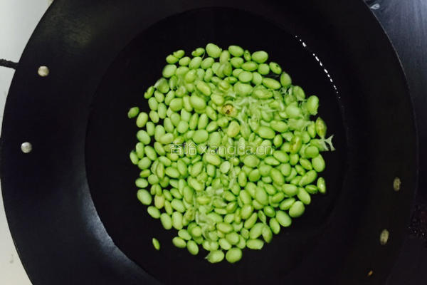 毛豆炒肉的做法图解3