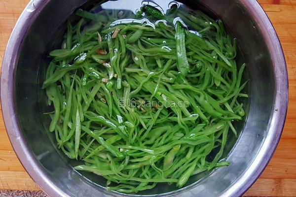清炒扁豆丝的做法图解4