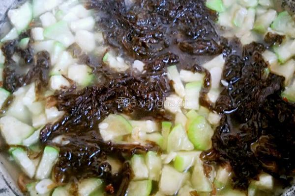 丝瓜鸡蛋紫菜汤的做法图解7