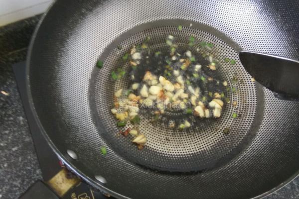 茭白炒肉片的做法图解3