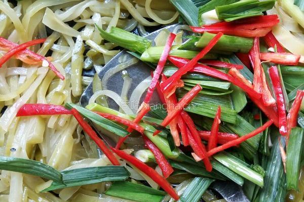 榨菜炒肉丝的做法图解4