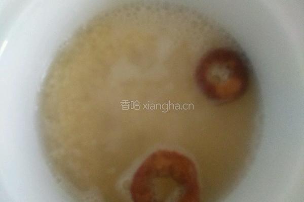 小米山楂粥的做法图解3