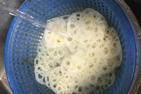 炝藕片的做法图解3