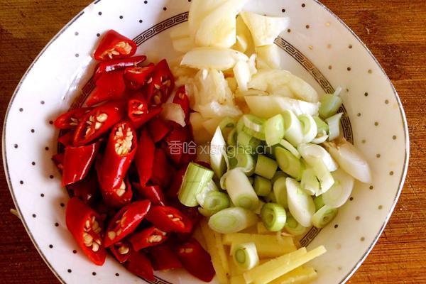 红烧香辣鸡爪的做法图解3