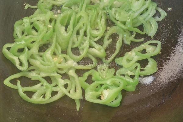 青椒煎鸡蛋的做法图解4