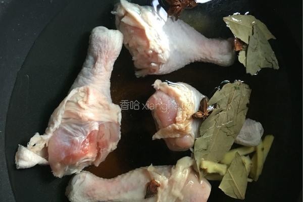 手撕鸡腿肉的做法图解3