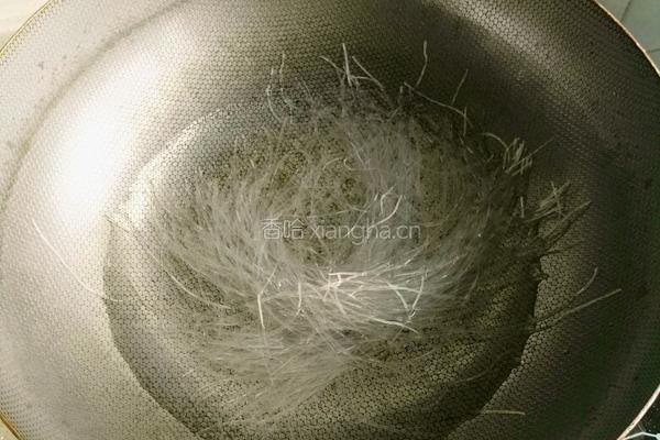 头菜炒粉丝的做法图解2
