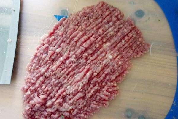 香菇虾米韭菜肉饺子的做法图解3