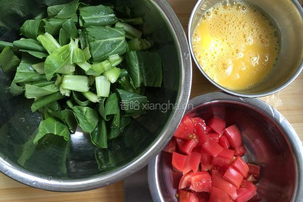 番茄鸡蛋青菜汤的做法图解1