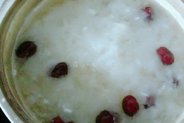 银耳红枣蜂蜜羹的做法图解3