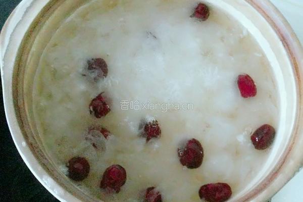 银耳红枣蜂蜜羹的做法图解4