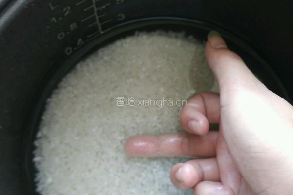 火腿桃子寿司的做法图解1