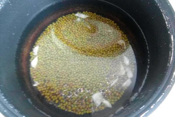 冰镇南瓜绿豆汤的做法图解3