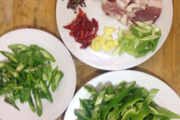 双椒小炒肉的做法图解1