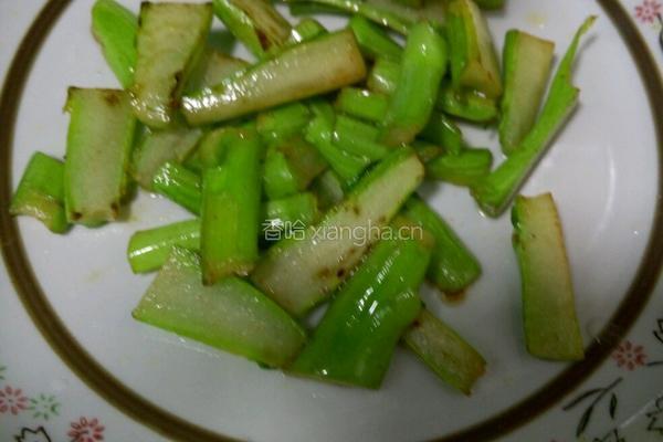 菜根炒肉饼的做法图解1