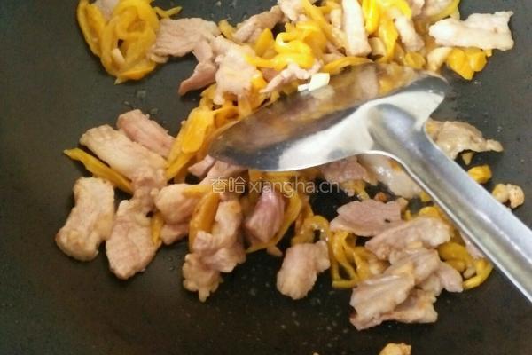 猪肉炒咸罗卜条的做法图解7