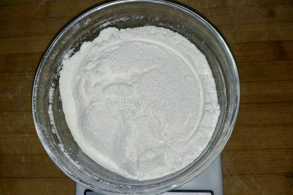朗姆红提蛋糕卷的做法图解2