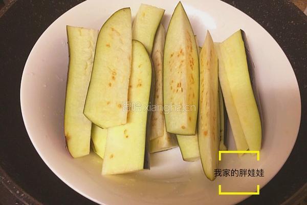 蒜泥蚝油茄子的做法图解2
