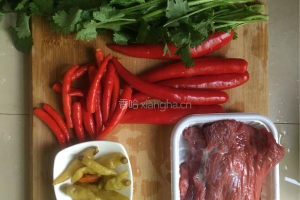 野山椒牛肉的做法图解1