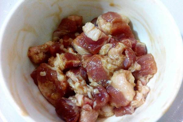 紫苏四季豆炒肉的做法图解2