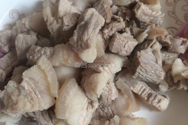 红烧肉炖干豆角木耳葫芦条的做法图解4
