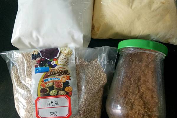 香煎芝麻肉松卷的做法图解1