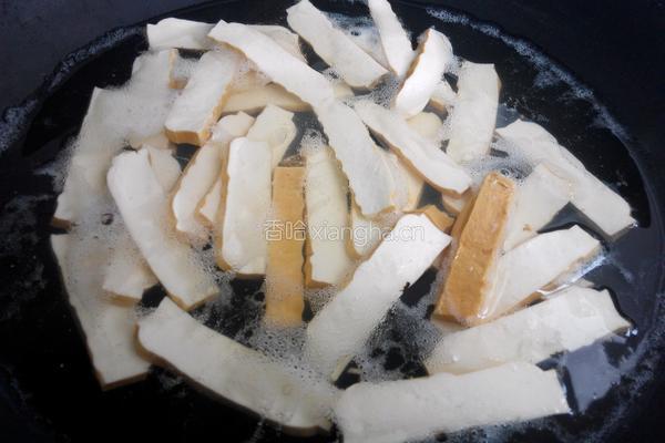 青椒炒豆干的做法图解4