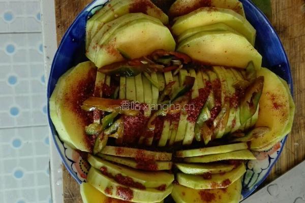 肉粉蒸南瓜的做法图解4