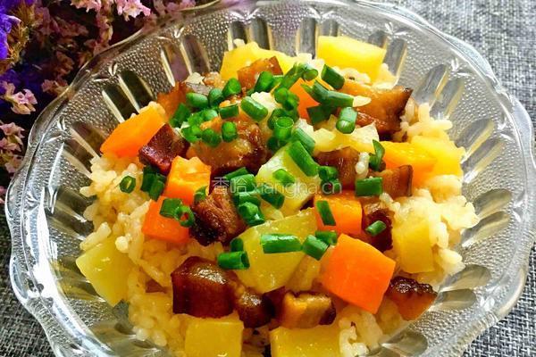 腊肉土豆焖大米饭的做法图解10