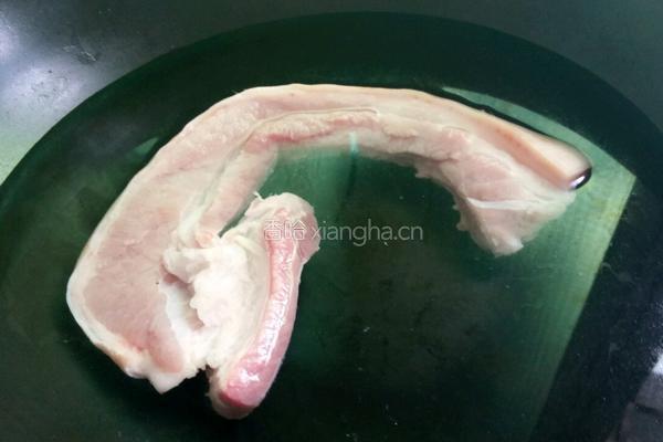 豆角炒五花肉的做法图解1