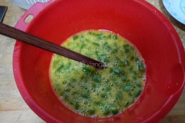 黄金豆角丁炒鸡蛋的做法图解5