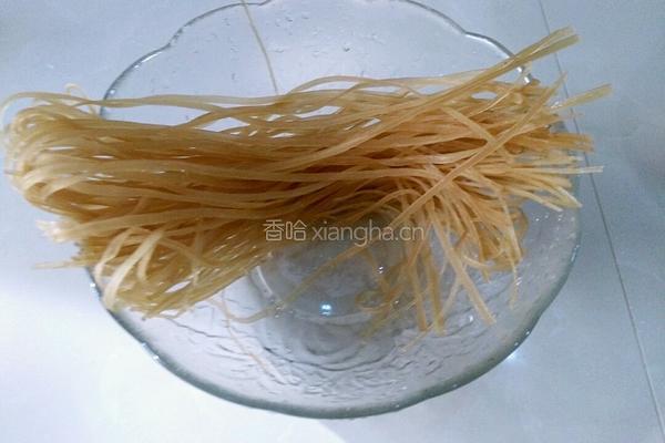粉条丝瓜汤的做法图解3