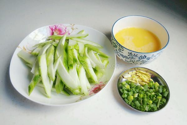 丝瓜炒鸡蛋的做法图解2