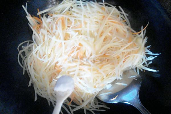 胡萝卜土豆丝的做法图解4