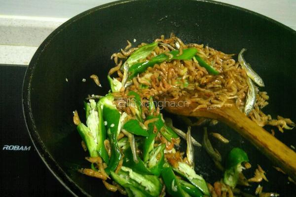 辣椒炒虾米的做法图解4