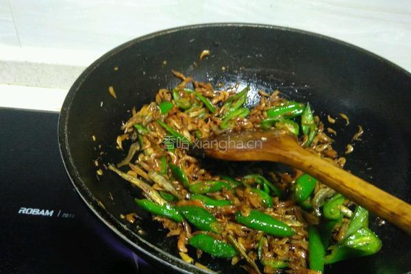 辣椒炒虾米的做法图解5