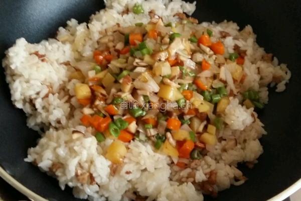 咖喱炒饭的做法图解5