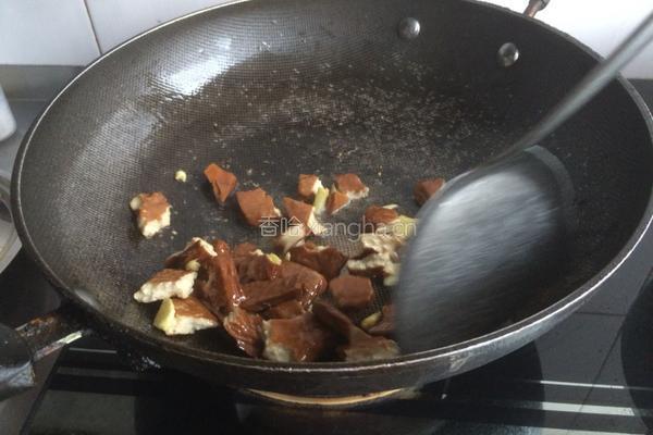 包菜炒豆干的做法图解5