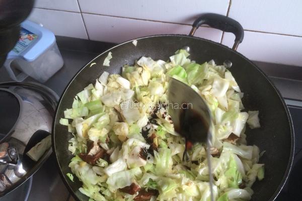 包菜炒豆干的做法图解7