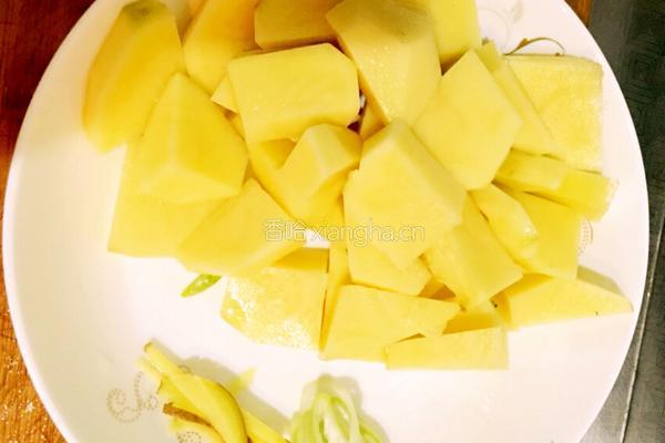 土豆炖豆角的做法图解2