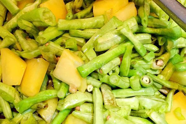 土豆炖豆角的做法图解5