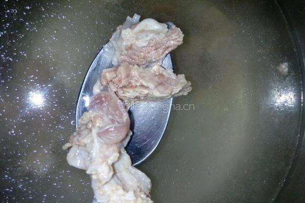 牛肉烧土豆的做法图解1