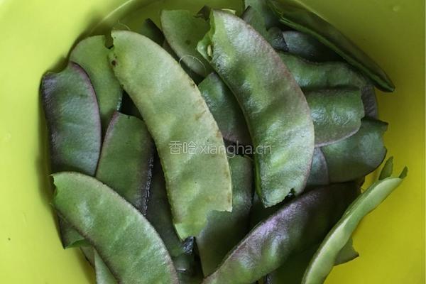 炝炒菜扁豆的做法图解1