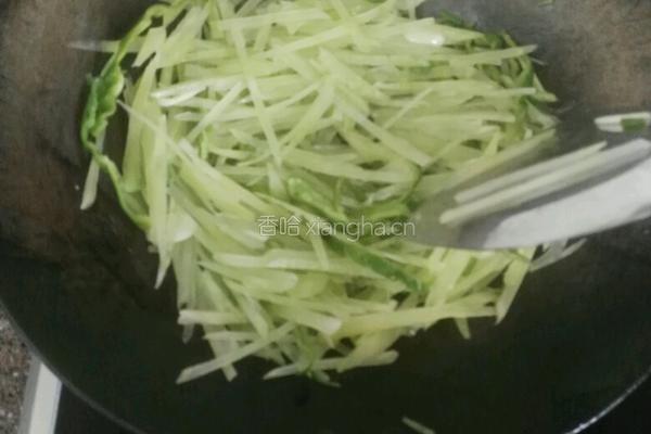 清炒莴笋丝的做法图解3