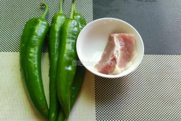 青椒肉丝的做法图解1
