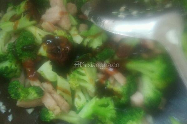 西兰花炒肉的做法图解6