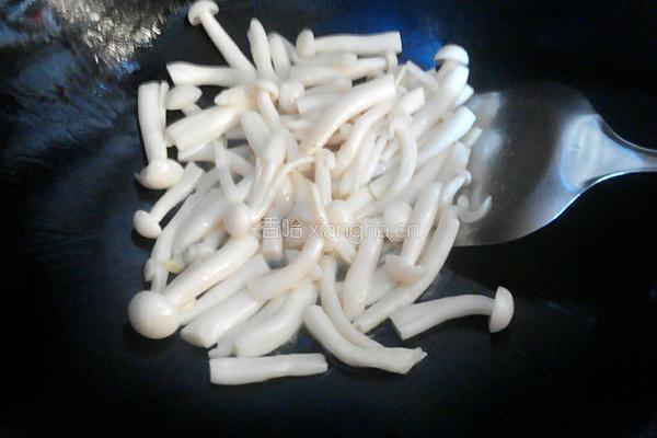 海鲜菇炒蛏肉的做法图解5