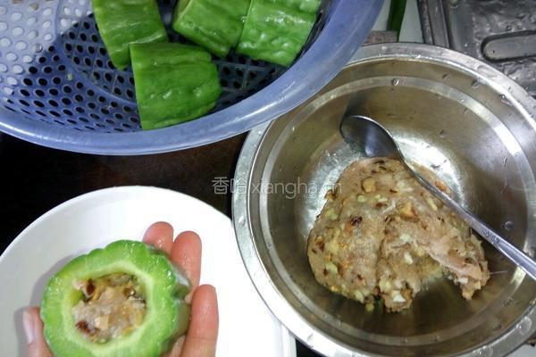 苦瓜镶猪肉的做法图解4
