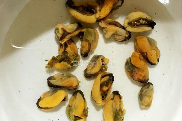 淡菜肘子肉咸菜汤的做法图解2