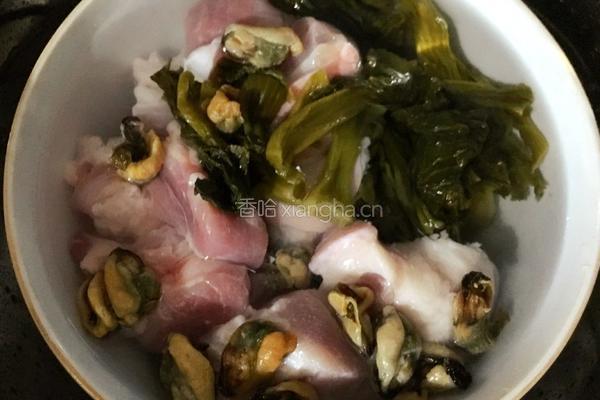 淡菜肘子肉咸菜汤的做法图解6